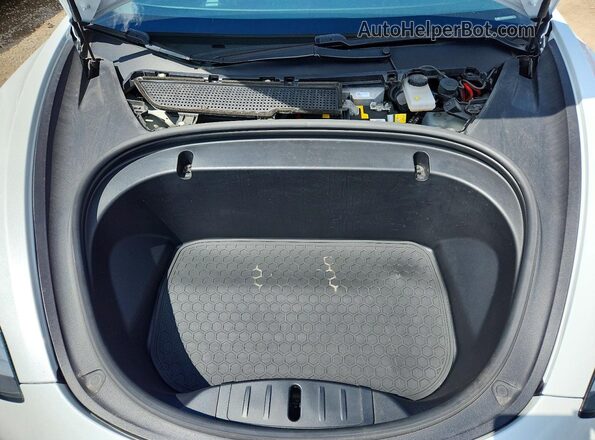5YJ3E1EB4LF643200 2020 TESLA MODEL White Rear interior view
