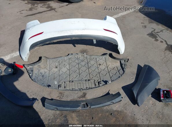 5YJ3E1EB4NF187024 2022 TESLA MODEL 3 White Սարքավորումների վահանակի տեսք