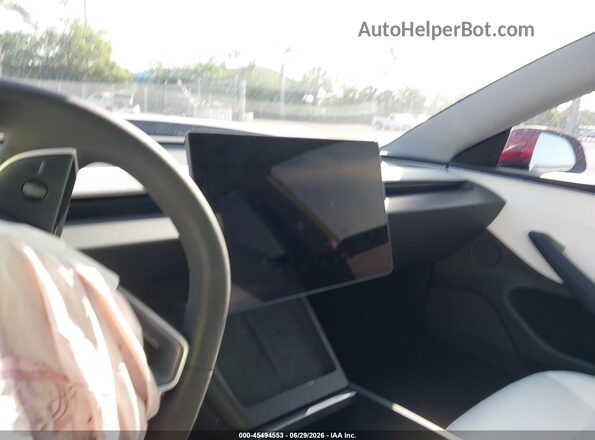 5YJ3E1EB4RF813502 2024 TESLA MODEL 3 Red Widok tylnych siedzeń