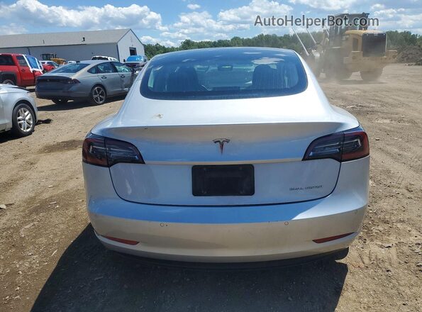 5YJ3E1EB5JF087654 2018 TESLA MODEL Silver უკანა ხედი
