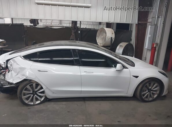 5YJ3E1EB5KF469443 2019 TESLA MODEL 3 White Widok wnętrza z tyłu