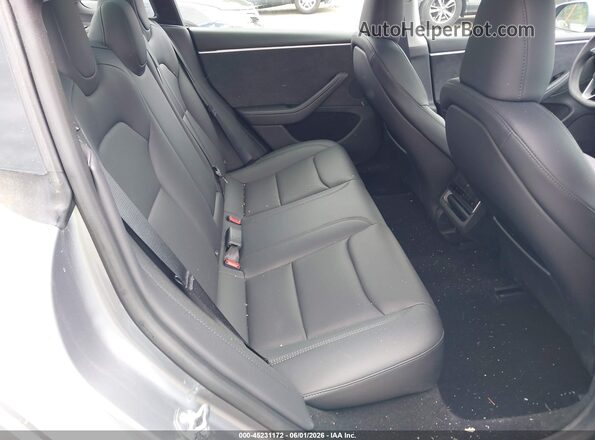 5YJ3E1EB5SF910584 2025 TESLA MODEL 3 Gray Vista de la etiqueta del VIN