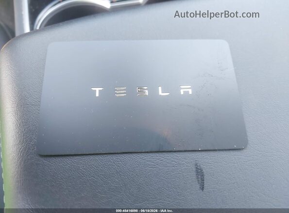 5YJ3E1EB6JF133668 2018 TESLA MODEL 3 Red Dashboard view