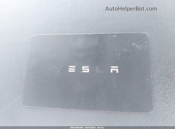 5YJ3E1EB6KF472688 2019 TESLA MODEL 3 Red Widok deski rozdzielczej
