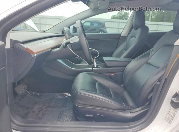 5YJ3E1EB6LF651220 2020 TESLA MODEL Белый Вид салона спереди