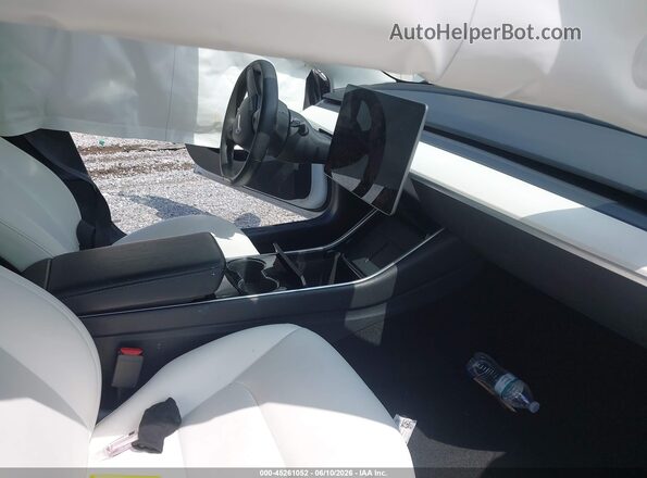 5YJ3E1EB6LF719855 2020 TESLA MODEL 3 White Front interior view