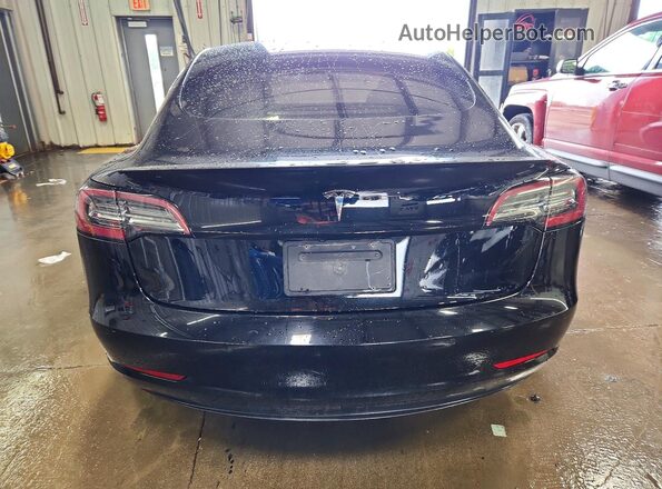 5YJ3E1EB6MF869496 2021 TESLA MODEL Black Widok z tyłu