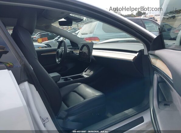 5YJ3E1EB6NF341023 2022 TESLA MODEL 3 Белый Вид салона спереди