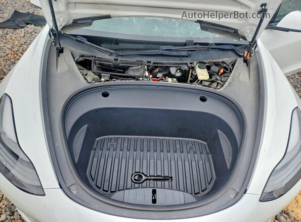 5YJ3E1EB6NF359893 2022 TESLA MODEL 3 White Rear interior view