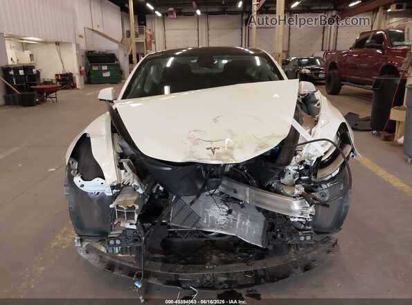 5YJ3E1EB6NF365600 2022 TESLA MODEL 3 Белый Вид панели приборов
