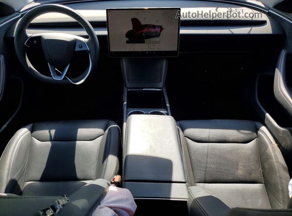 5YJ3E1EB6SF916376 2025 TESLA MODEL Red Vista del salpicadero