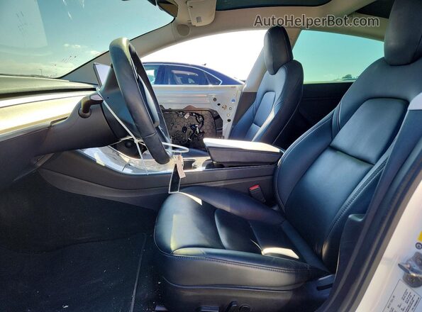 5YJ3E1EB7LF667331 2020 TESLA MODEL White წინა სალონის ხედი