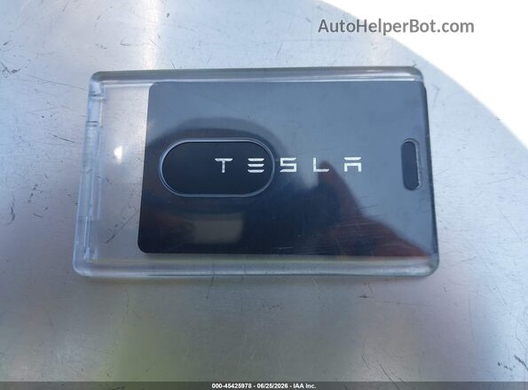 5YJ3E1EB7NF136231 2022 TESLA MODEL 3 Белый Вид панели приборов