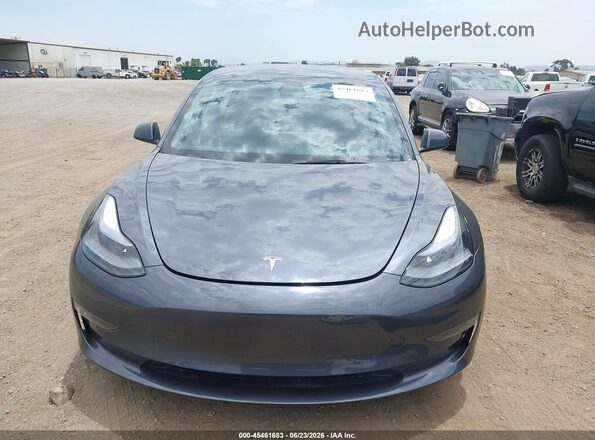 5YJ3E1EB7PF669991 2023 TESLA MODEL 3 Серый Вид панели приборов
