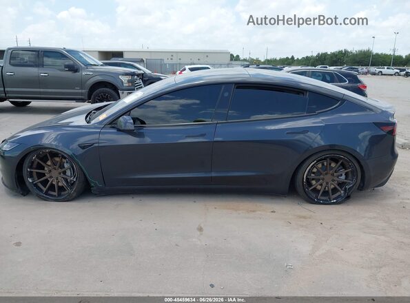 5YJ3E1EB7RF808245 2024 TESLA MODEL 3 Gray Vista interior trasera