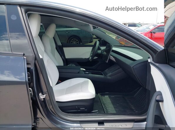 5YJ3E1EB7RF808245 2024 TESLA MODEL 3 Gray Vista interior delantera