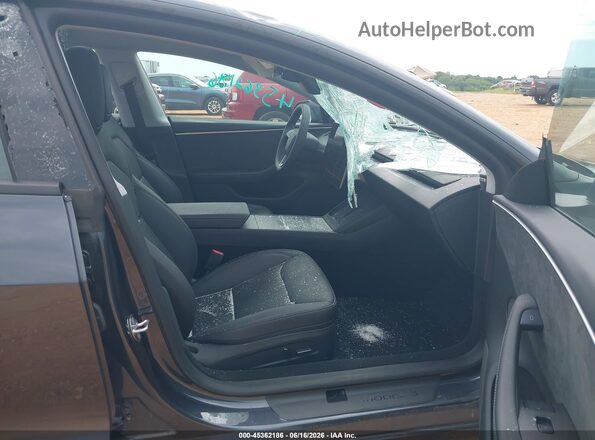 5YJ3E1EB7SF025352 2025 TESLA MODEL 3 Gray Սալոնի դիմացի տեսք
