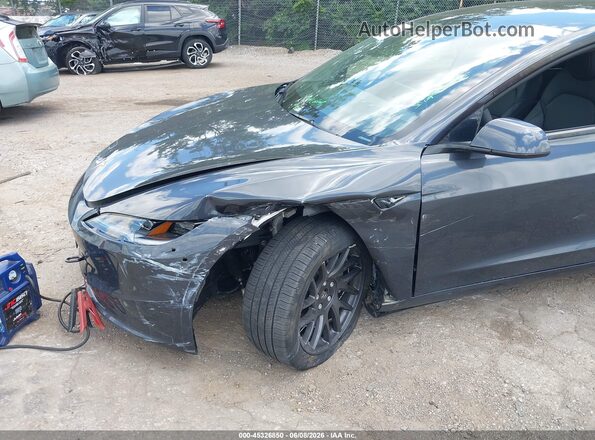 5YJ3E1EB7SF935034 2025 TESLA MODEL 3 Gray Widok z przodu
