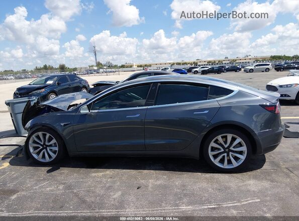 5YJ3E1EB8JF068709 2018 TESLA MODEL 3 Gray Вид задньої частини салону