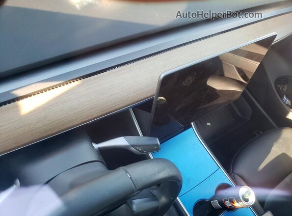 5YJ3E1EB8KF387366 2019 TESLA MODEL Blue Widok zestawu wskaźników