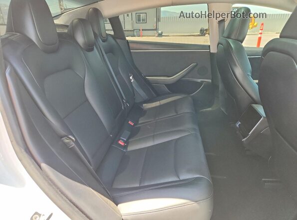5YJ3E1EB8RF820758 2024 TESLA MODEL White Rear seats view