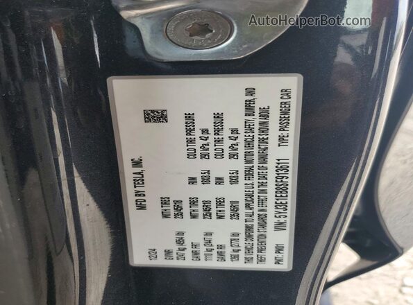 5YJ3E1EB8SF913611 2025 TESLA MODEL Charcoal Շարժիչի բաժամունքի տեսք