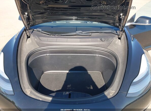 5YJ3E1EB9JF181987 2018 TESLA MODEL 3 Черный Вид сзади