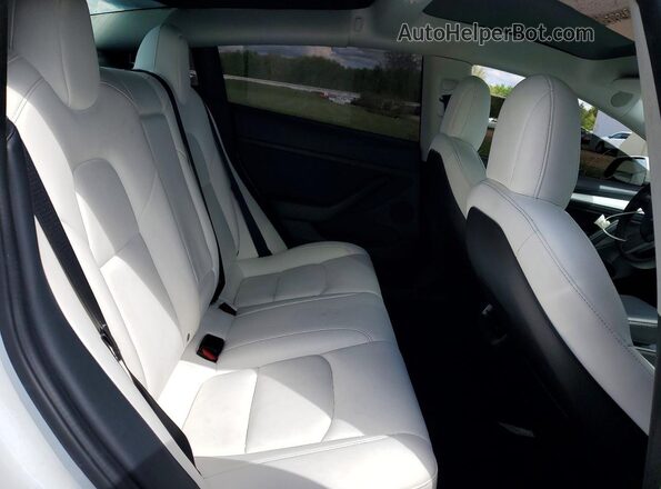 5YJ3E1EB9NF110908 2022 TESLA MODEL White Rear interior view