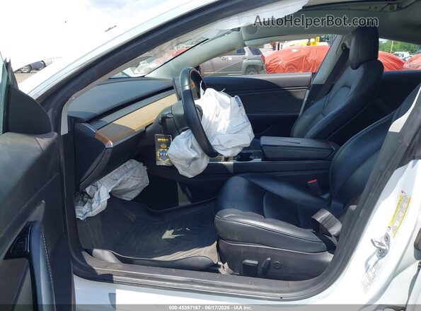 5YJ3E1EBXKF390186 2019 TESLA MODEL 3 White Vista interior delantera