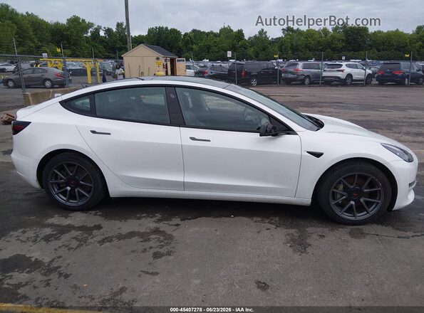 5YJ3E1EBXNF121948 2022 TESLA MODEL 3 White უკანა სალონის ხედი