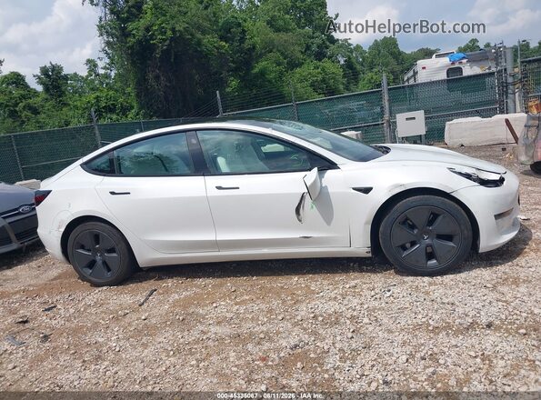 5YJ3E1EBXNF192910 2022 TESLA MODEL 3 White Rear interior view