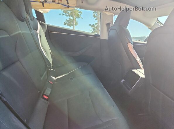 5YJ3E1EBXRF730561 2024 TESLA MODEL White Vista de los asientos traseros