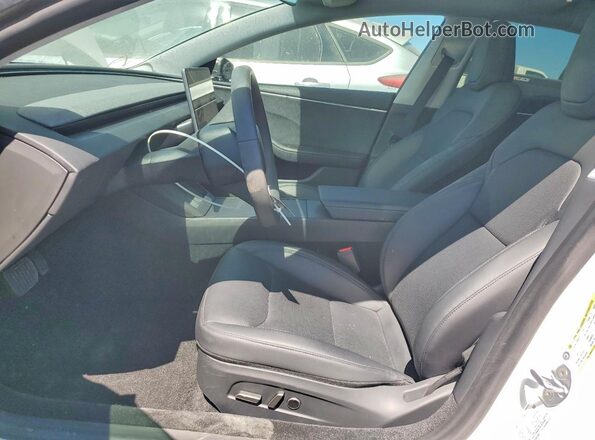 5YJ3E1EBXSF943189 2025 TESLA MODEL White წინა სალონის ხედი