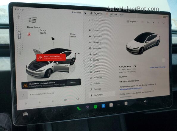 5YJ3E1EBXSF943189 2025 TESLA MODEL White ხელსაწყოთა პანელის ხედი