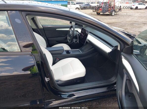 5YJ3E1EC2NF233071 2022 TESLA MODEL 3 Black Front interior view