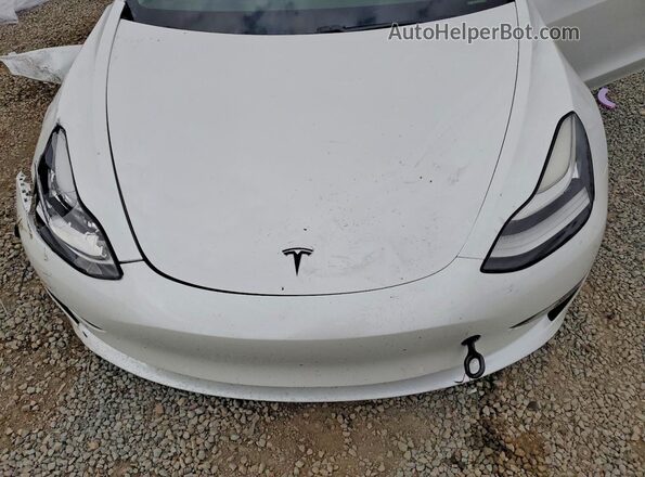 5YJ3E1EC8LF719476 2020 TESLA MODEL White Widok wnętrza z tyłu