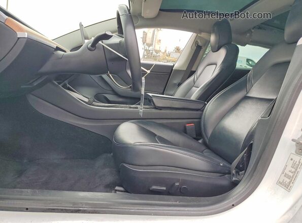 5YJ3E1EC8LF719476 2020 TESLA MODEL White Widok wnętrza z przodu