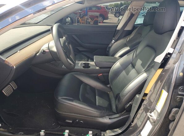 5YJ3E1EC9MF850109 2021 TESLA MODEL Gray Вид салону спереду