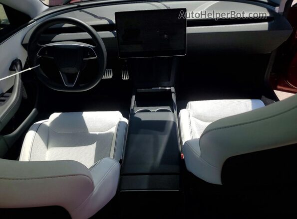 5YJ3E1ET8RF796972 2024 TESLA MODEL Red Вид панелі приладів