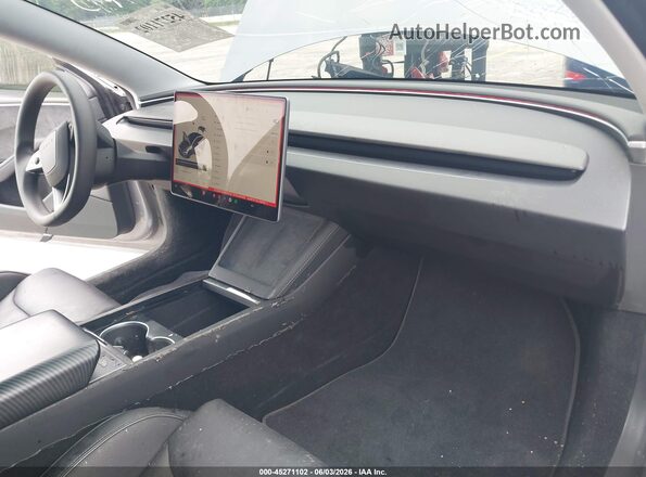 5YJ3E1ET8RF862713 2024 TESLA MODEL 3 Gray Front interior view