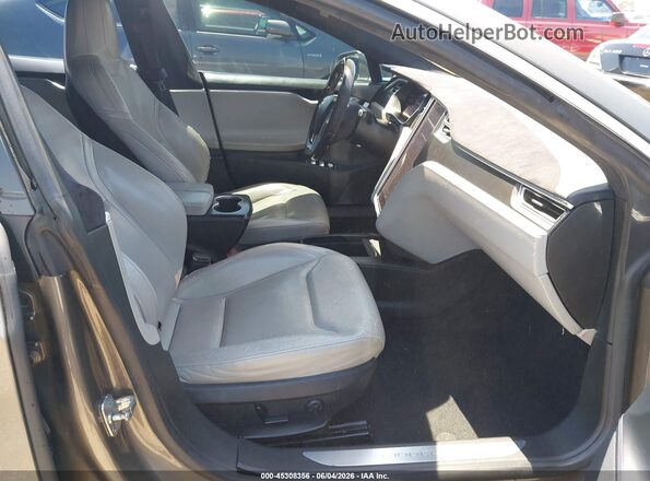 5YJSA1E19GF138175 2016 TESLA MODEL S Gray Widok wnętrza z przodu