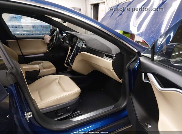 5YJSA1E20GF137411 2016 TESLA MODEL S Синий Вид салона спереди