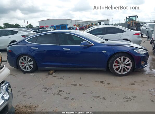 5YJSA1E4XGF136901 2016 TESLA MODEL S Blue Rear interior view