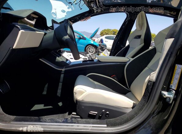 5YJSA1E60TF562074 2026 TESLA MODEL Черный Вид салона спереди