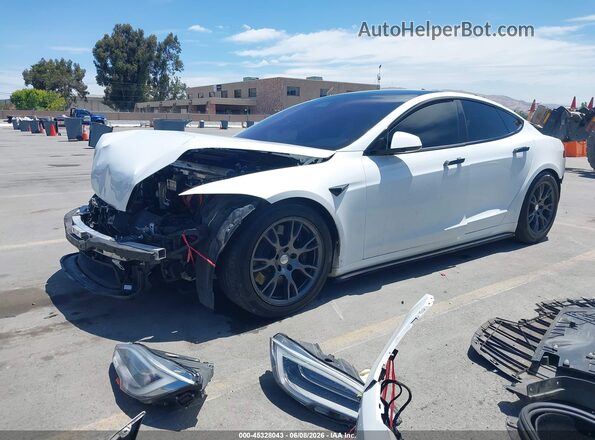 5YJSA1E65MF447262 2021 TESLA MODEL S Белый Передняя левая четверть