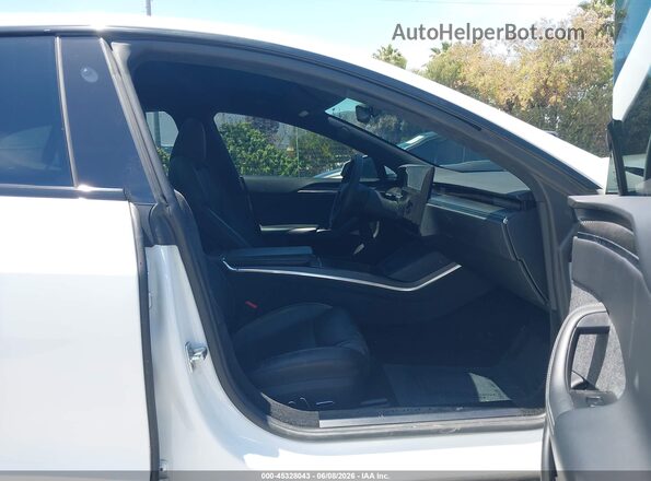 5YJSA1E65MF447262 2021 TESLA MODEL S Белый Вид салона спереди