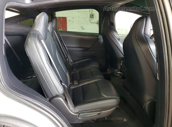5YJXCAE22JF087151 2018 TESLA MODEL Blue Widok wnętrza z tyłu