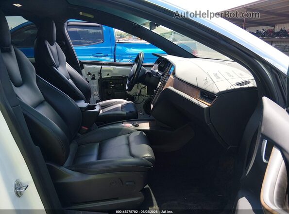 5YJXCBE26LF233365 2020 TESLA MODEL X Белый Вид салона спереди