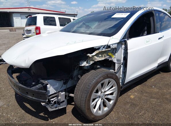 5YJXCBE26LF233365 2020 TESLA MODEL X Белый Вид спереди