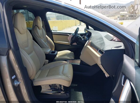 5YJXCBE29GF006712 2016 TESLA MODEL X Tan Widok wnętrza z przodu